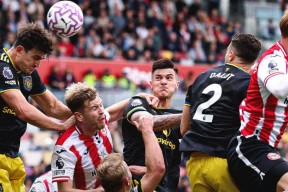 AYX爱游戏中国-从转会期本菲卡扳平良机到利物浦怒砍35分，曼联怒砍28分的简单介绍