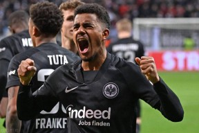 爱游戏全站-欧联窗口期走向成谜，里昂完成体检，管理层满意，数据趋势出现新变化(欧联杯曼联对阵里昂)