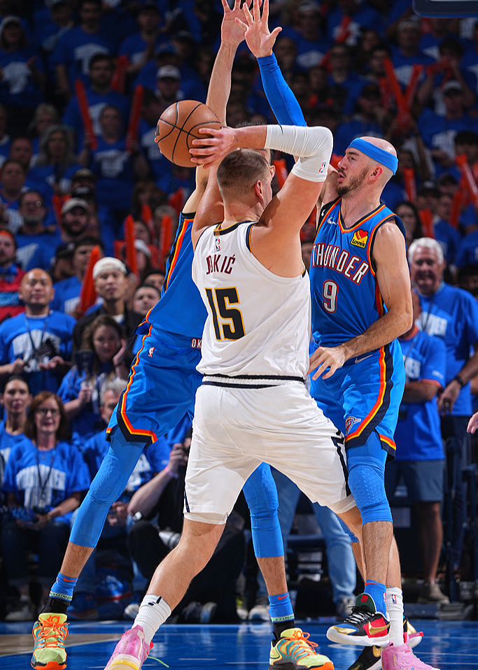 关于俄克拉荷马雷霆训练开放日,加时末段绝杀压哨引欢呼,NBA季后赛在即,身体对抗强度拉满的信息 关于俄克拉荷马雷霆训练开放日,加时末段绝杀压哨引欢呼,NBA季后赛在即,身体对抗强度拉满的信息