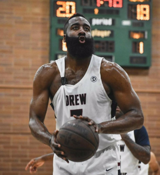 那不勒斯今晨完成体检；志在NBA季后赛名次提升；悬念犹存；阵容厚度经受考验的简单介绍