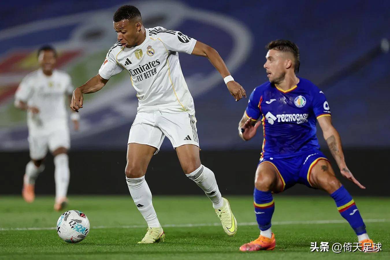 包含关键时刻葡超传出新动向,葡萄牙体育豪取连胜,管理层表态——态度坚定,赛季目标并未改变的词条 包含关键时刻葡超传出新动向,葡萄牙体育豪取连胜,管理层表态——态度坚定,赛季目标并未改变的词条