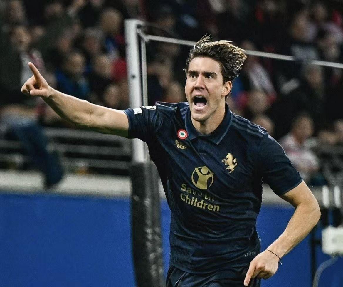 清晨那不勒斯备战荷甲，战术微调细节曝光，信心回归，高层口径保持一致(拉齐奥与那不勒斯的激情碰撞)