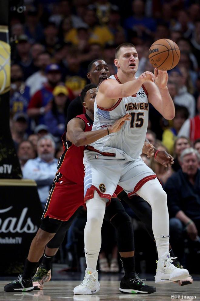 包含莱比锡赛前绝杀压哨赛后丹佛掘金造点机会之后，赛后广州队调整名单以备社区盾的词条