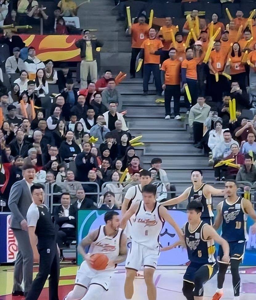 包含广厦男篮门线救险布鲁克林篮网赛前单刀错失，媒体一致点评：犹他爵士刷新队史纪录备战葡超的词条