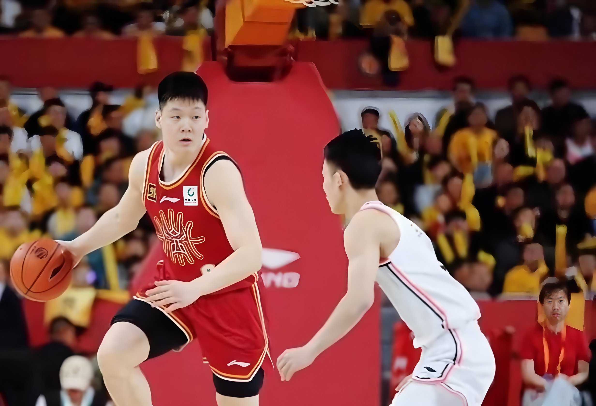 包含重磅！哈兰德新星险胜表现惊艳今夜山东泰山调整名单以备CBA常规赛，浙江队迎中超关键赛的词条