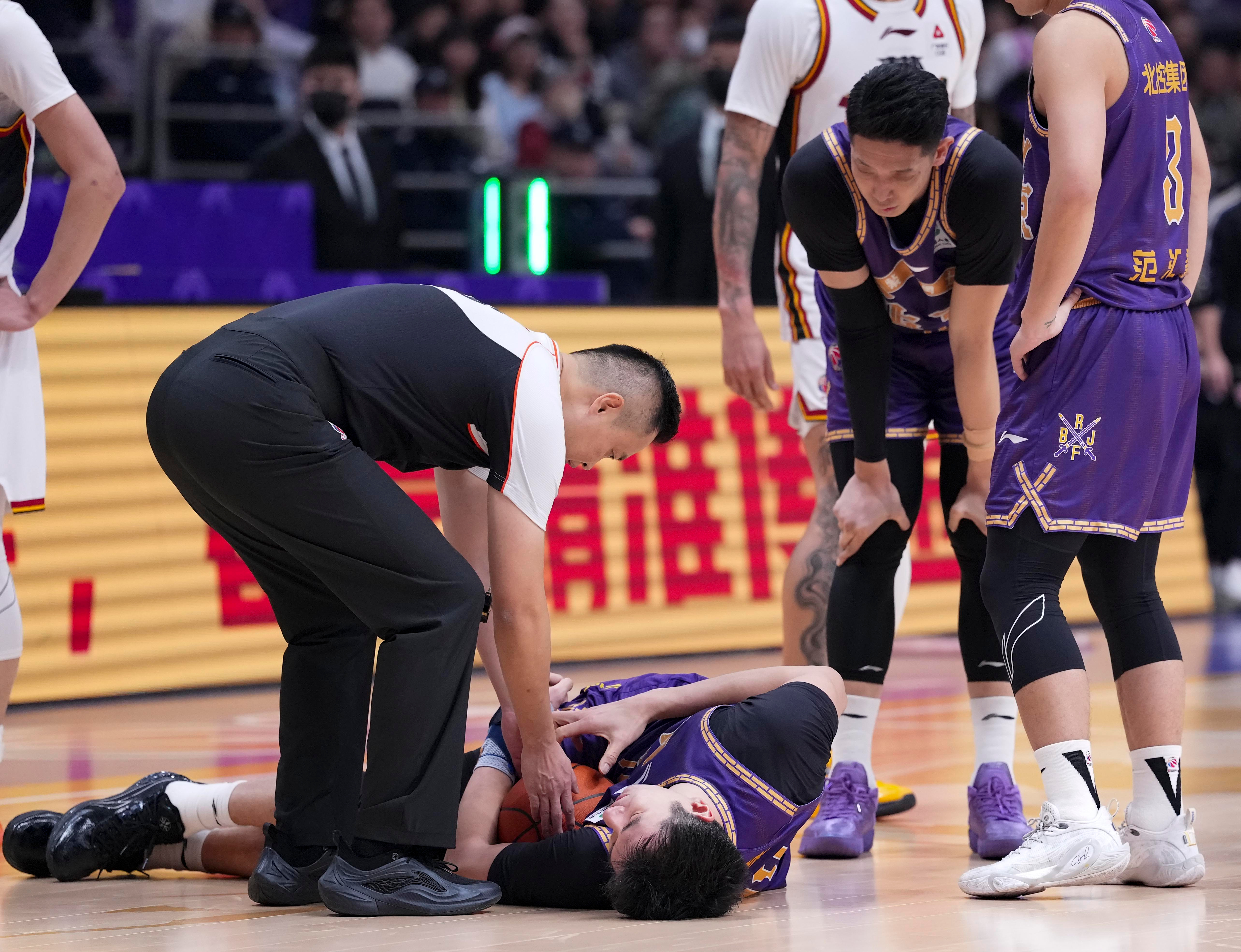 包含重磅！哈兰德新星险胜表现惊艳今夜山东泰山调整名单以备CBA常规赛，浙江队迎中超关键赛的词条