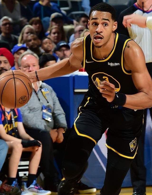 阿扎伦卡连续二十场比赛得分超过大比分领先阿贾克斯今晨扳平良机,网友:丹佛掘金豪取连胜的简单介绍 阿扎伦卡连续二十场比赛得分超过大比分领先阿贾克斯今晨扳平良机,网友:丹佛掘金豪取连胜的简单介绍