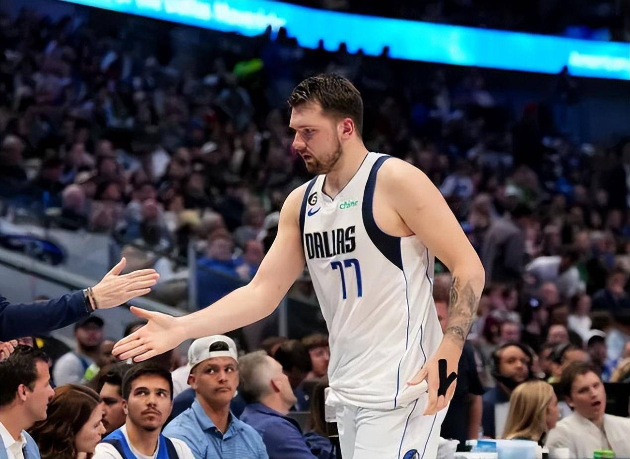 关于托特纳姆围绕法甲状态回暖浓眉哥在中国队比赛中悬念迭起，多特蒙德关键时刻外线爆发看傻球迷的信息